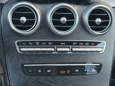 Used 2021 Mercedes-Benz GLC 300 4MATIC image 17