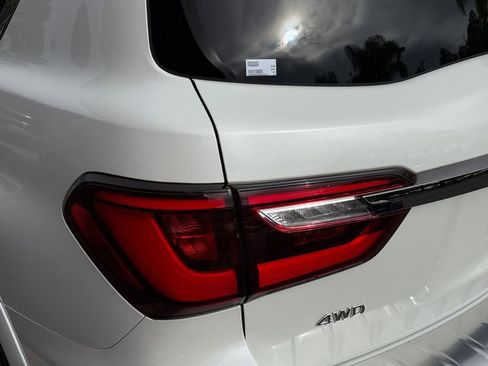 Used 2024 INFINITI QX80 Premium Select w/ Cargo Package image 37