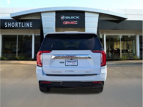 Used 2022 GMC Yukon SLT AWD/4WD image 4