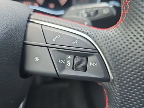 Used 2025 Audi SQ8 Prestige AWD/4WD image 25