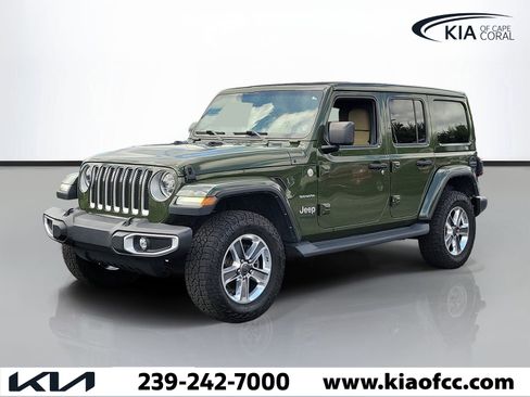 Used 2021 Jeep Wrangler Unlimited Sahara w/ LED Lighting Group AWD/4WD image 3