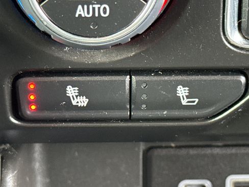 Used 2022 Chevrolet Suburban Z71 w/ Z71 Off-Road Package image 43