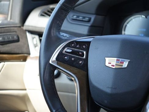 Used 2018 Cadillac Escalade Luxury AWD/4WD image 20