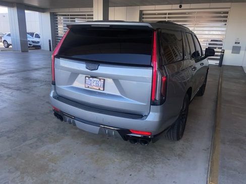 Used 2023 Cadillac Escalade V w/ Heavy-Duty Trailer Package image 7