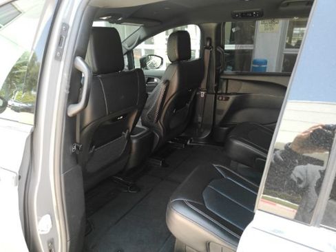 Used 2025 Chrysler Pacifica Select FWD image 20