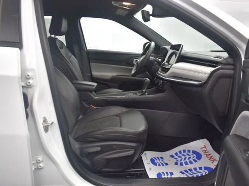 Used 2024 Jeep Compass Latitude image 17