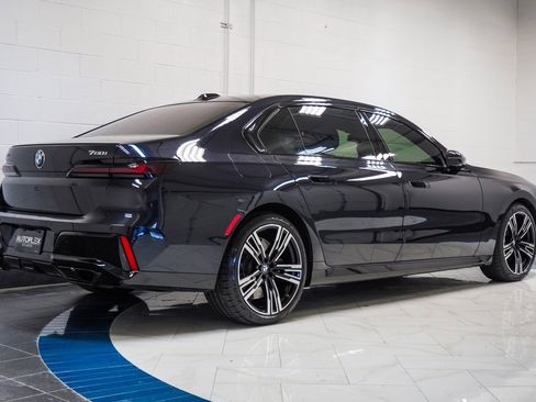 Used 2023 BMW 760i xDrive w/ Luxury Rear Seating Package image 35