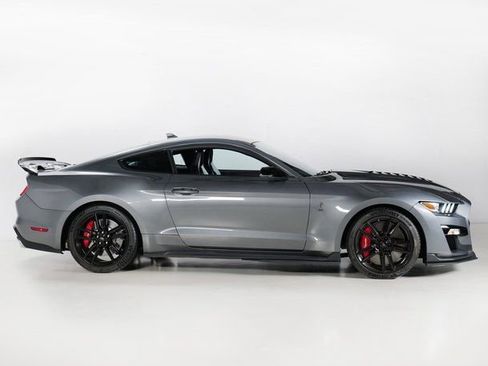 Used 2022 Ford Mustang Shelby GT500 w/ Technology Package image 35