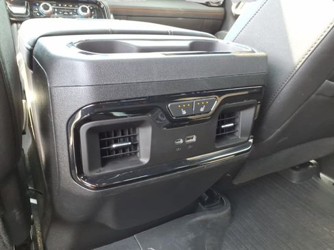 Used 2024 GMC Sierra 2500 AT4 w/ AT4 Premium Plus Package AWD/4WD image 9