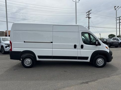 Used 2026 RAM ProMaster 2500 w/ Convenience Group FWD image 6