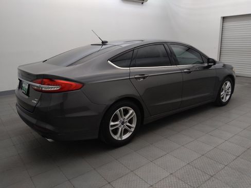 Used 2018 Ford Fusion SE w/ Fusion SE Technology Package FWD image 10