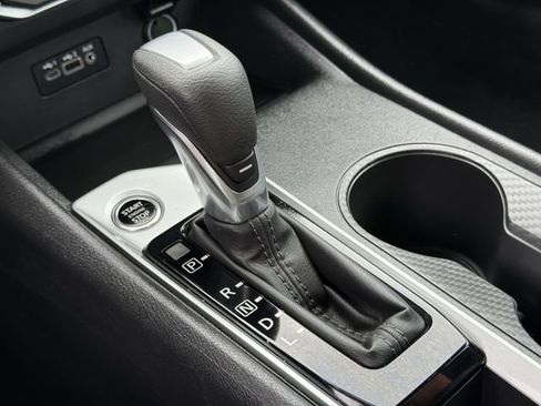 Used 2025 Nissan Altima 2.5 SV FWD image 19