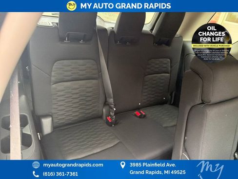 Used 2025 Nissan Pathfinder SV AWD/4WD image 25