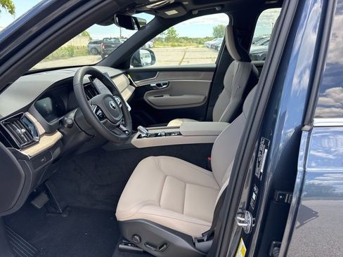 New 2026 Volvo XC90 B6 Core image 10