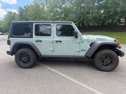 Used 2024 Jeep Wrangler Unlimited AWD/4WD image 2