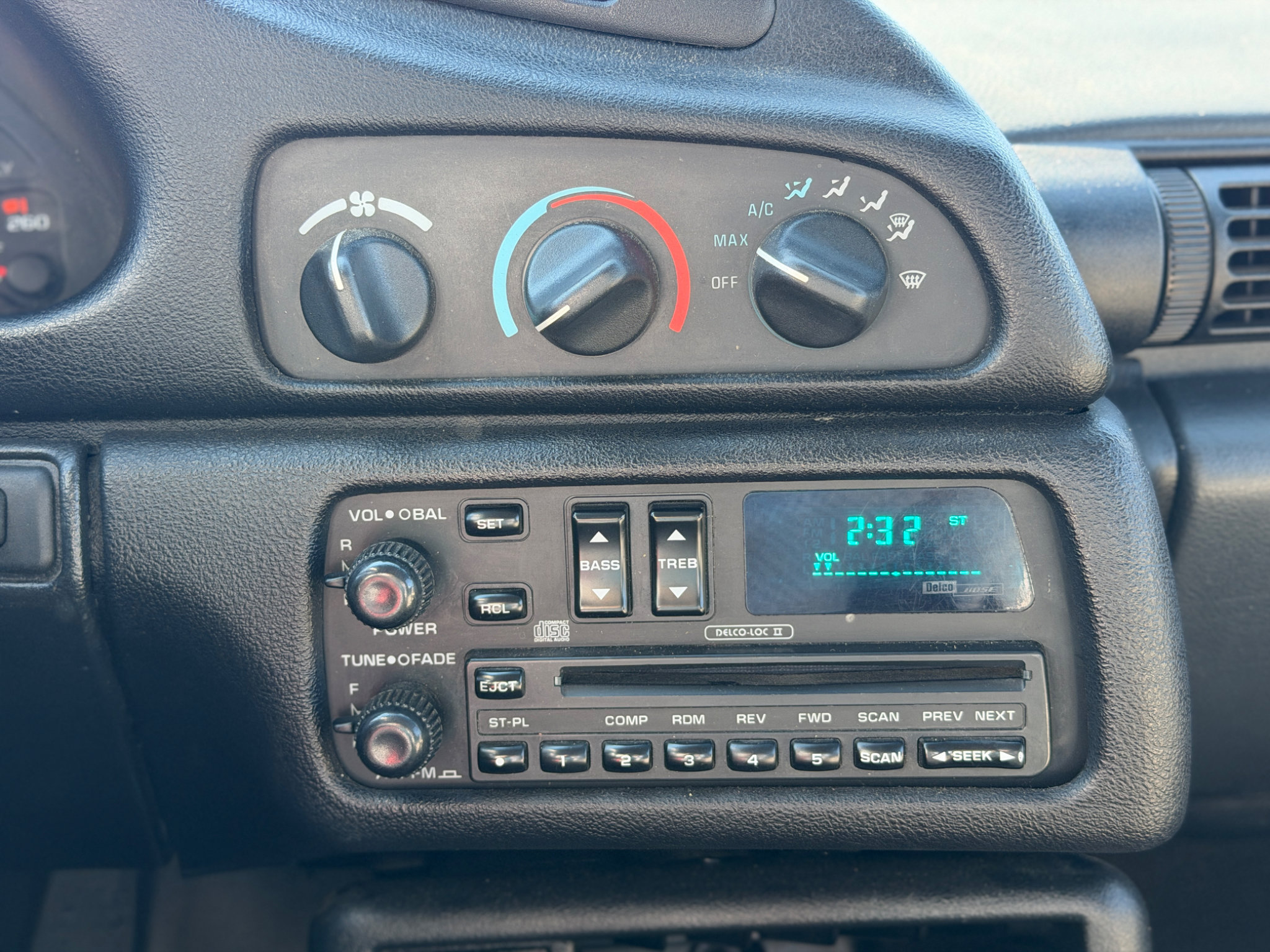 Used 1994 Chevrolet Camaro Z28 RWD image 13