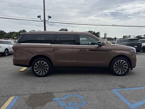 Certified 2026 Lincoln Navigator L Black Label AWD/4WD image 3