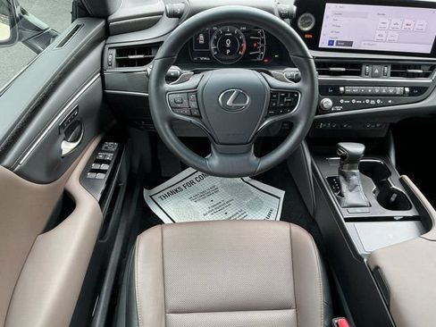 Used 2024 Lexus ES 350 w/ Premium Package FWD image 10