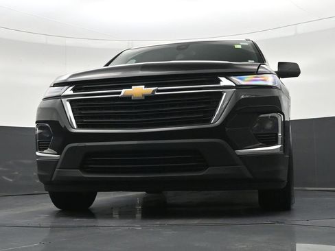 Used 2022 Chevrolet Traverse LS FWD image 28