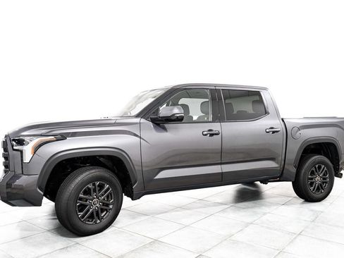 Used 2023 Toyota Tundra SR5 w/ SR5 Convenience Package AWD/4WD image 4