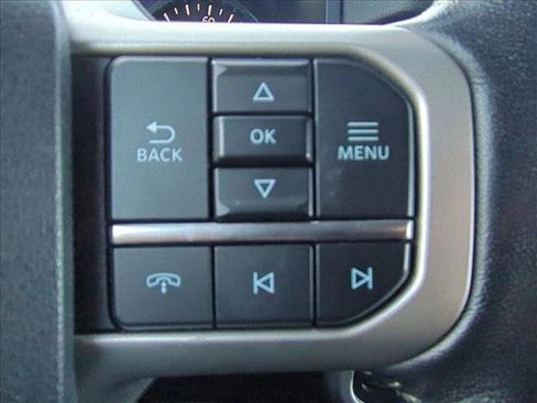 Used 2022 Ford Expedition XLT image 12