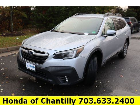Used 2020 Subaru Outback Premium image 3