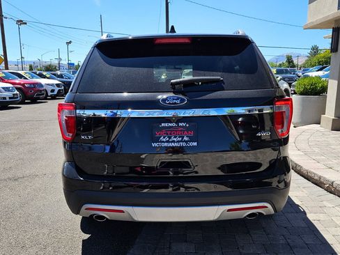 Used 2016 Ford Explorer XLT w/ Equipment Group 202A AWD/4WD image 6
