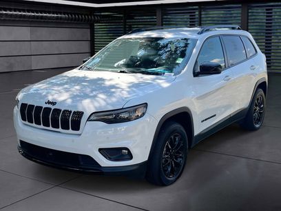 Used 2023 Jeep Cherokee Altitude Lux