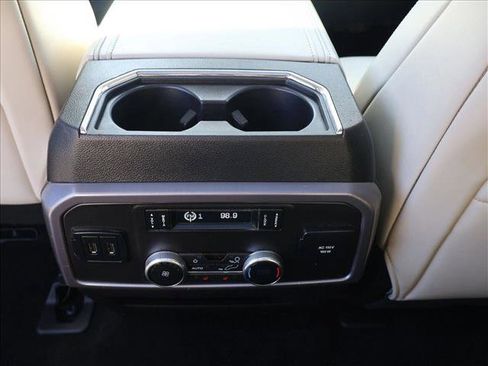 Used 2019 Ford Expedition Platinum RWD image 25