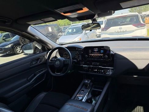 Used 2024 Nissan Pathfinder Rock Creek AWD/4WD image 17