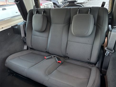 Used 2022 Jeep Wrangler Sport S image 21