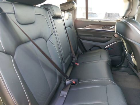 New 2024 Jeep Grand Cherokee Overland w/ Luxury Tech Group IV image 11