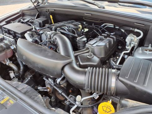 Used 2024 Dodge Durango GT image 11