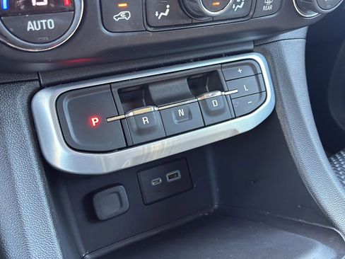 Used 2022 GMC Acadia SLE w/ Elevation Edition image 29