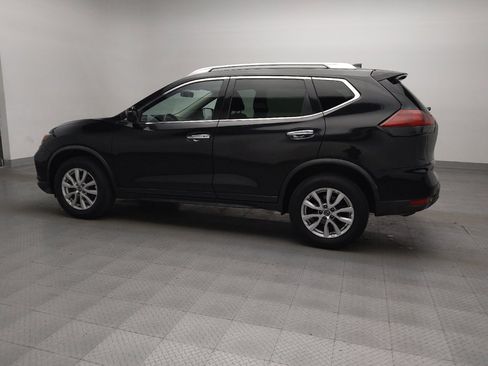 Used 2018 Nissan Rogue SV image 3