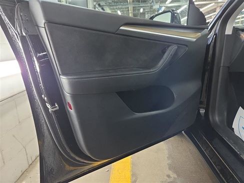 Used 2023 Tesla Model Y Long Range image 8