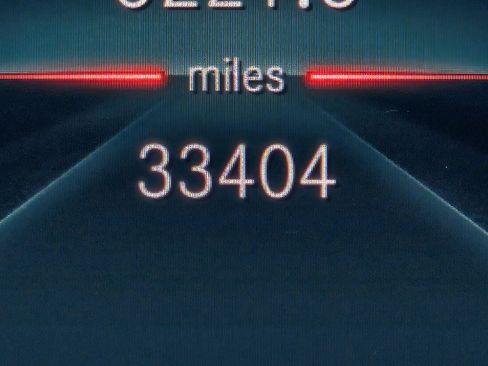 Used 2021 Mercedes-Benz GLB 250 w/ Premium Package image 26