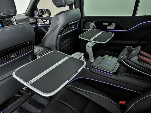 Used 2023 Mercedes-Benz Maybach GLS 600 4MATIC image 29