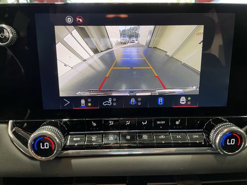 New 2026 GMC Canyon Elevation w/ Convenience Package image 17