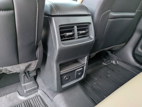 Used 2024 Ford Edge SEL w/ Convenience Package AWD/4WD image 20