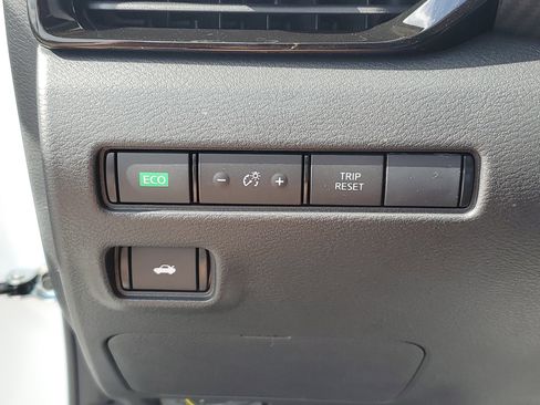 New 2025 Nissan Sentra SV w/ SV Premium Package image 18