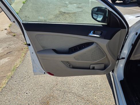 Used 2012 Kia Optima Hybrid FWD image 20