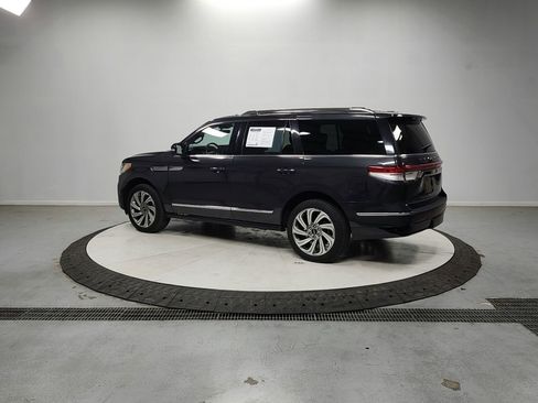 Used 2023 Lincoln Navigator Reserve image 5
