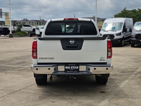 Used 2019 Nissan Frontier SV w/ Value Truck Package RWD image 5