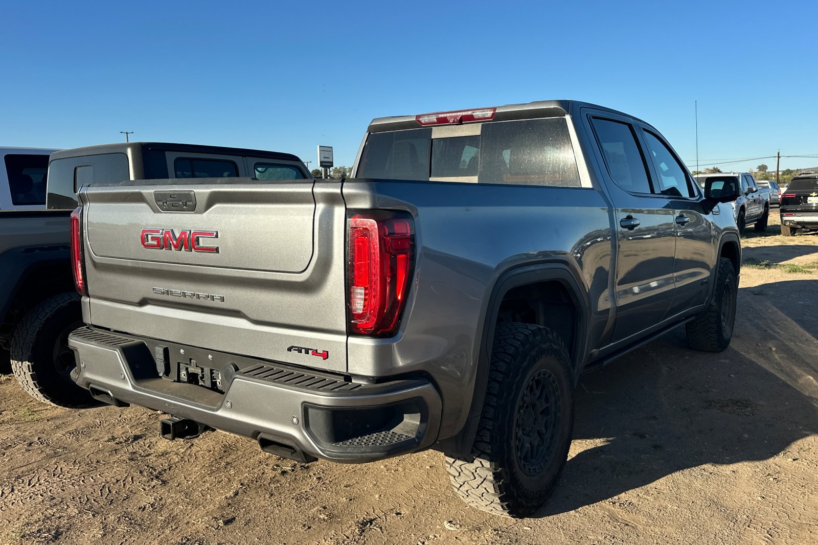 Used 2021 GMC Sierra 1500 AT4 w/ AT4 Value Package AWD/4WD image 4