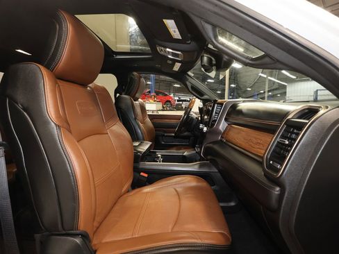 Used 2019 RAM 3500 Limited image 27