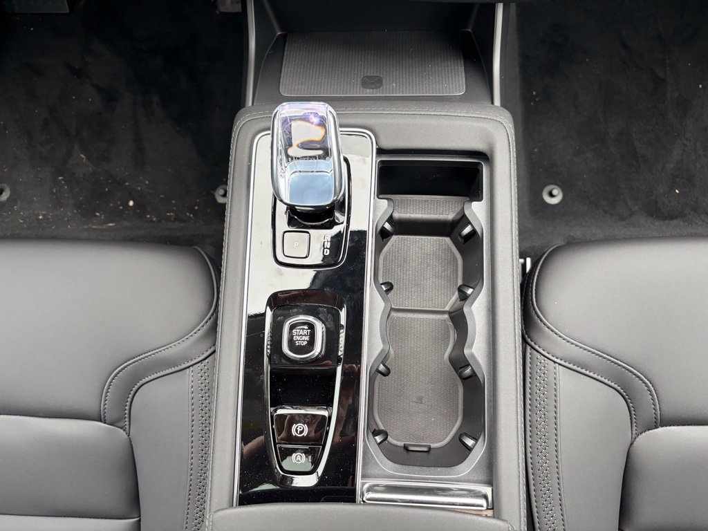 New 2026 Volvo XC90 B6 Core w/ Protection Package AWD/4WD image 13