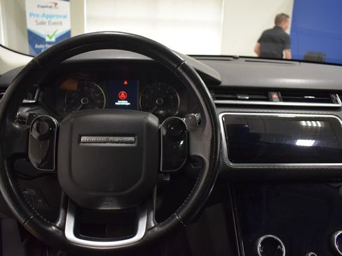 Used 2019 Land Rover Range Rover Velar S image 11