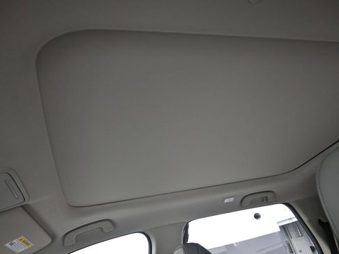 Used 2025 Honda Pilot Touring image 45