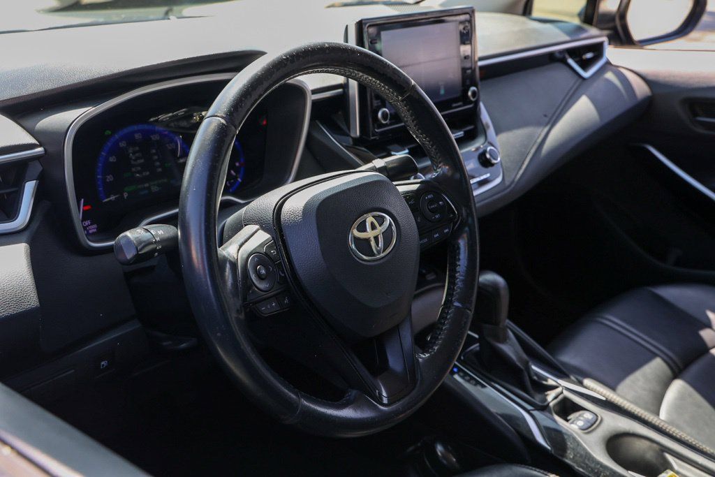 Used 2022 Toyota Corolla LE w/ Premium Interior Package FWD image 15